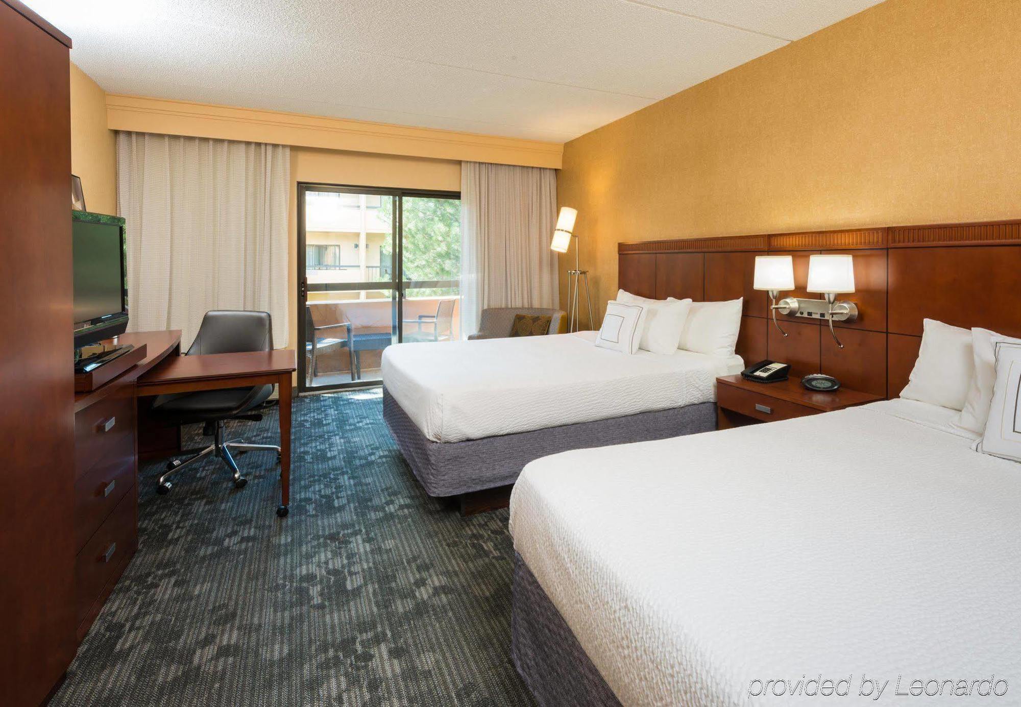 Courtyard Chicago Wood Dale / Itasca Hotel Bagian luar foto
