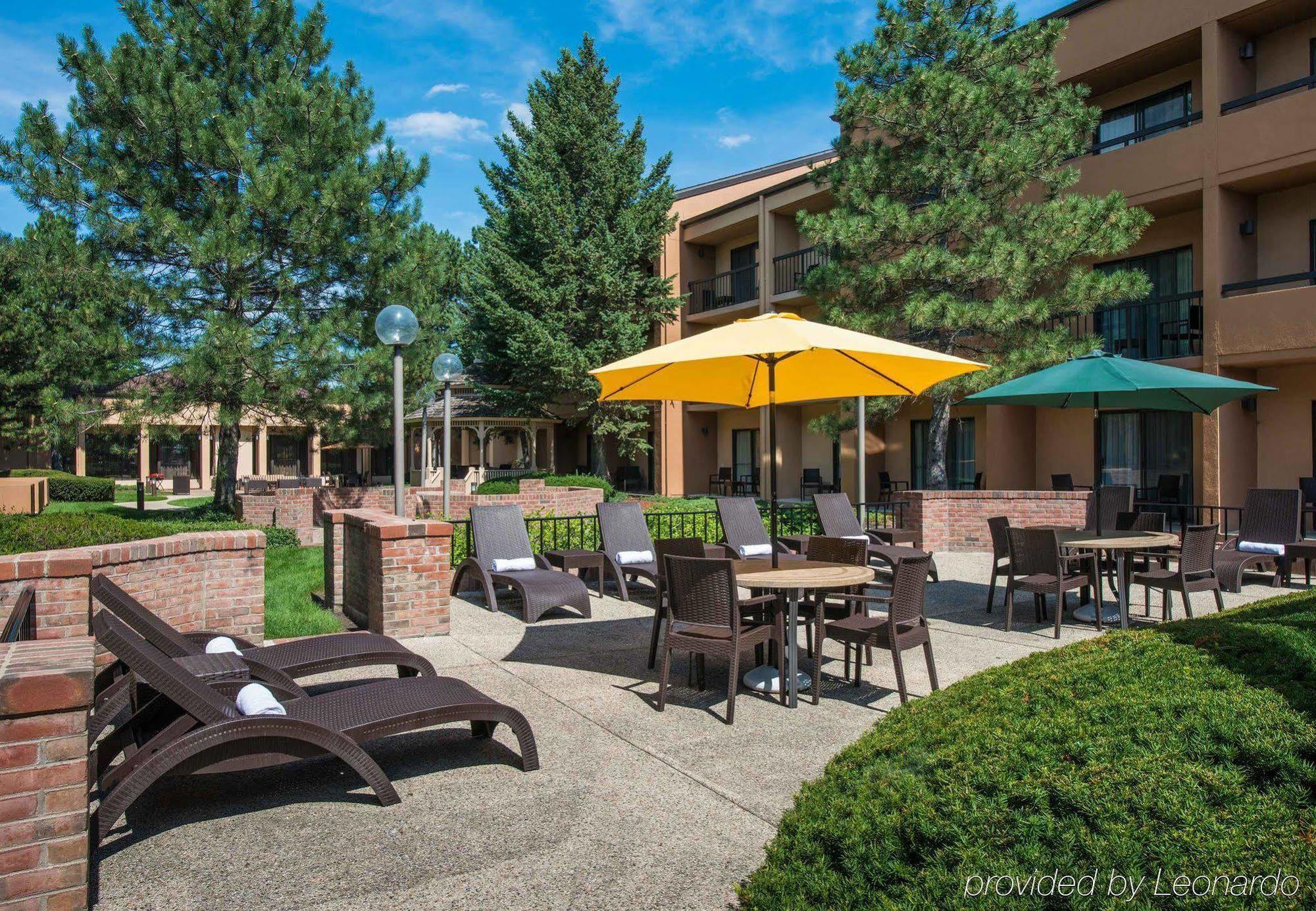 Courtyard Chicago Wood Dale / Itasca Hotel Bagian luar foto