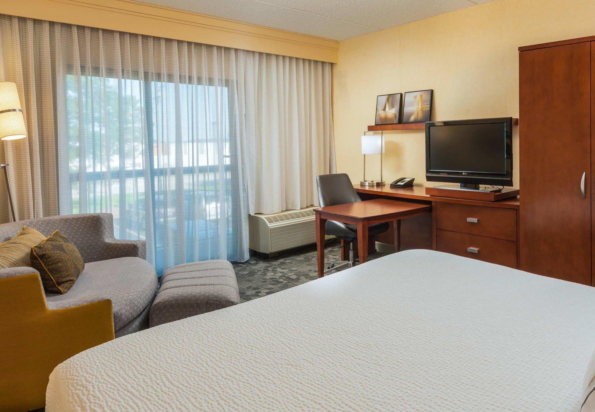 Courtyard Chicago Wood Dale / Itasca Hotel Bagian luar foto